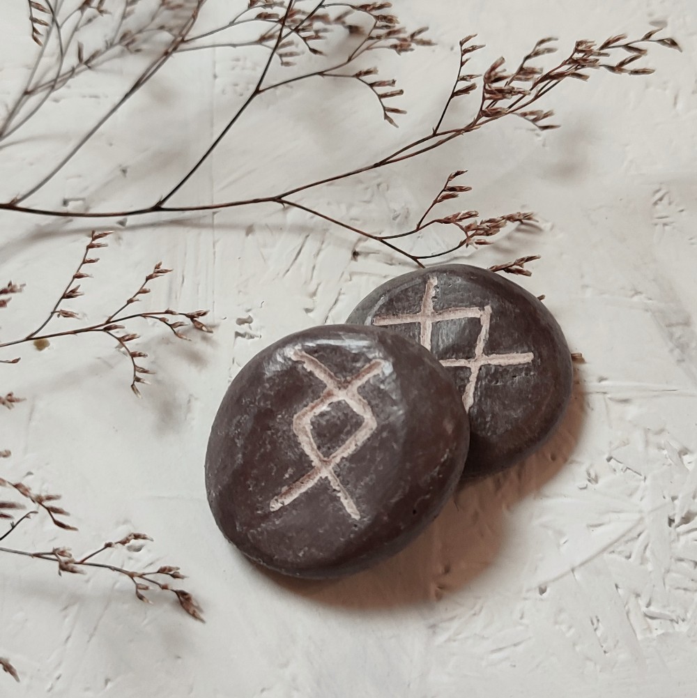 Worry stone Créations pensées pour accompagner, protéger et apaiser.