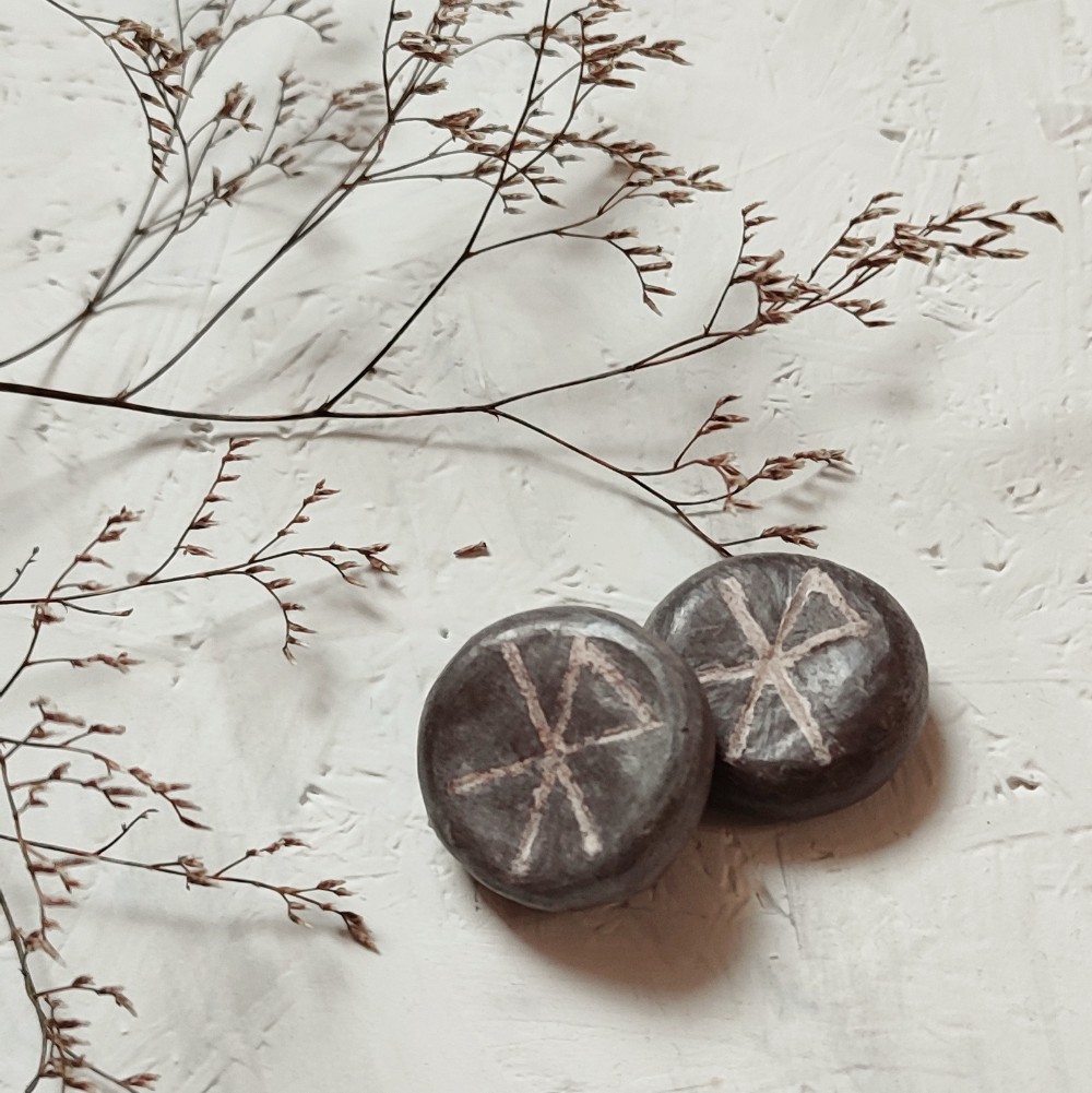 Worry stone Créations pensées pour accompagner, protéger et apaiser.