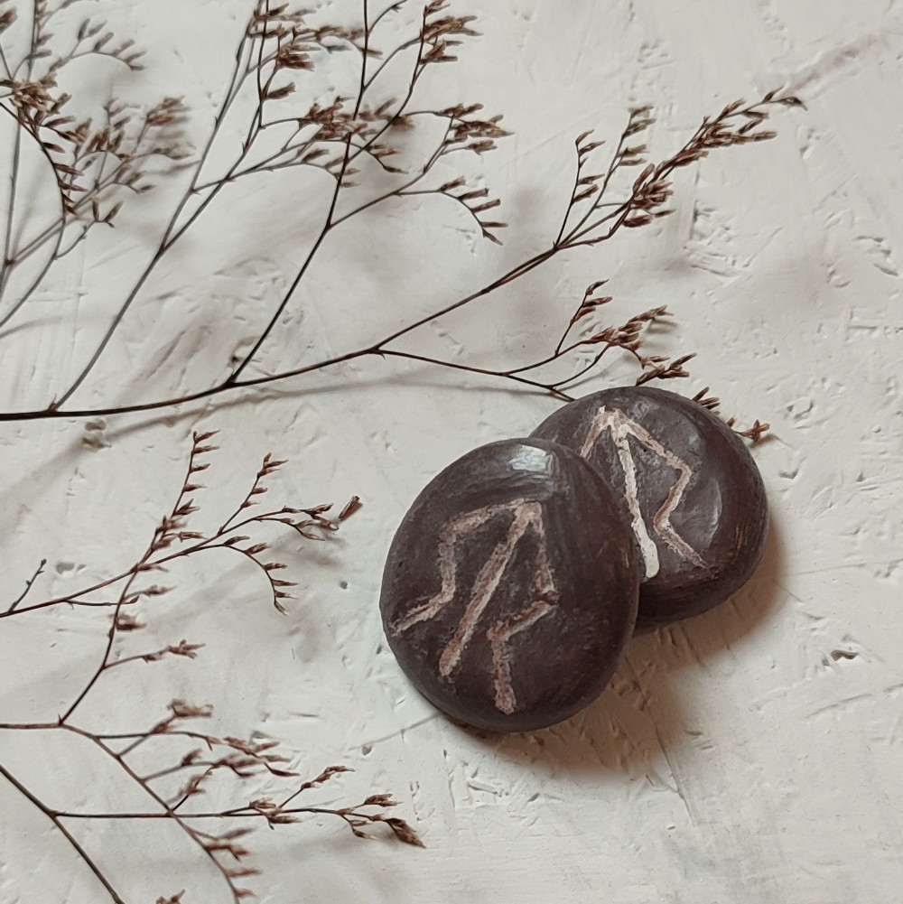 Worry stone Créations pensées pour accompagner, protéger et apaiser.