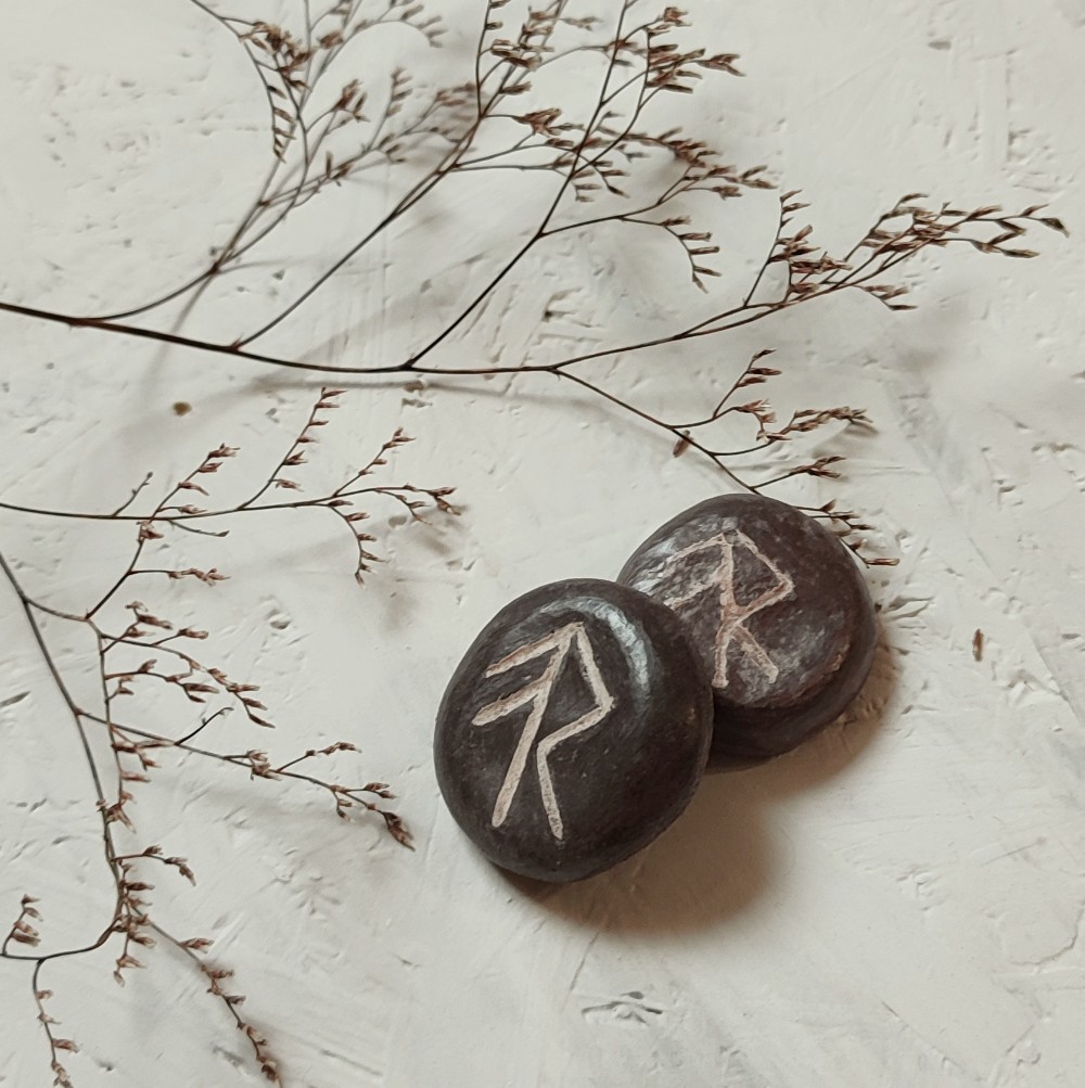 Worry stone Créations pensées pour accompagner, protéger et apaiser.